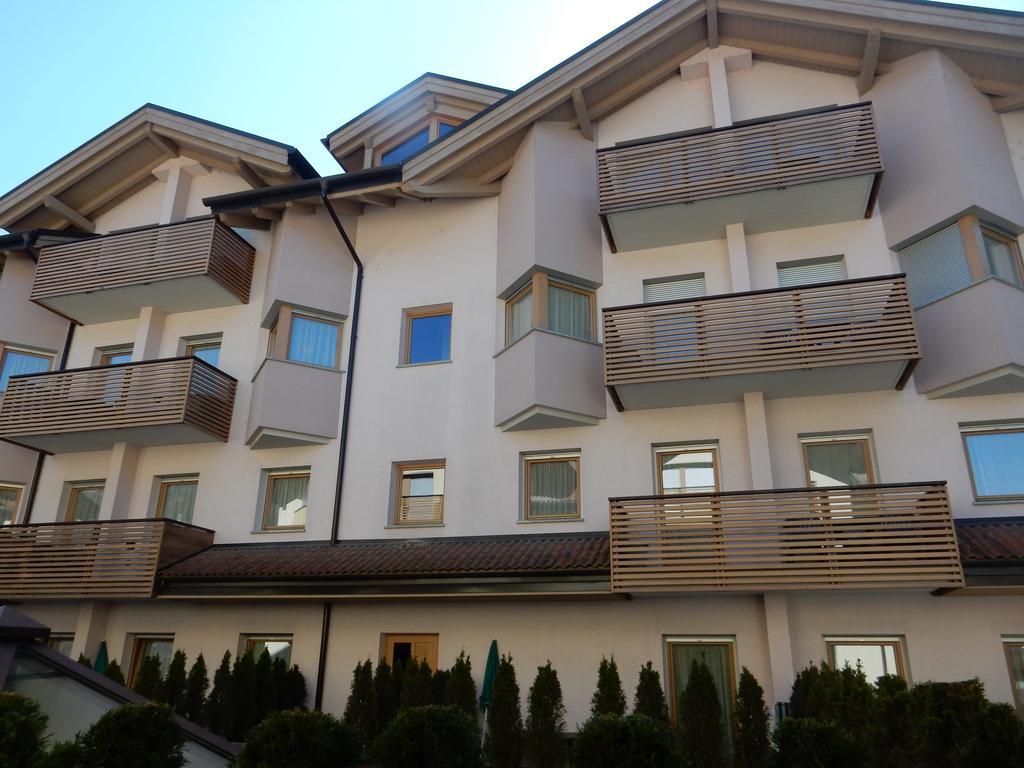 Residenza Casale Aparthotel Ponte delle Arche Exteriör bild